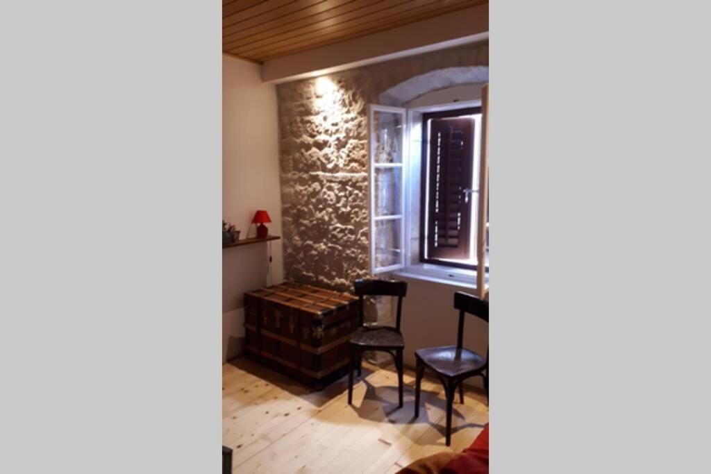 Antique Central Komiza House Nona Nika Εξωτερικό φωτογραφία