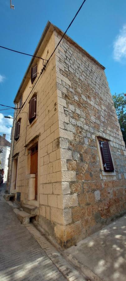 Antique Central Komiza House Nona Nika Εξωτερικό φωτογραφία
