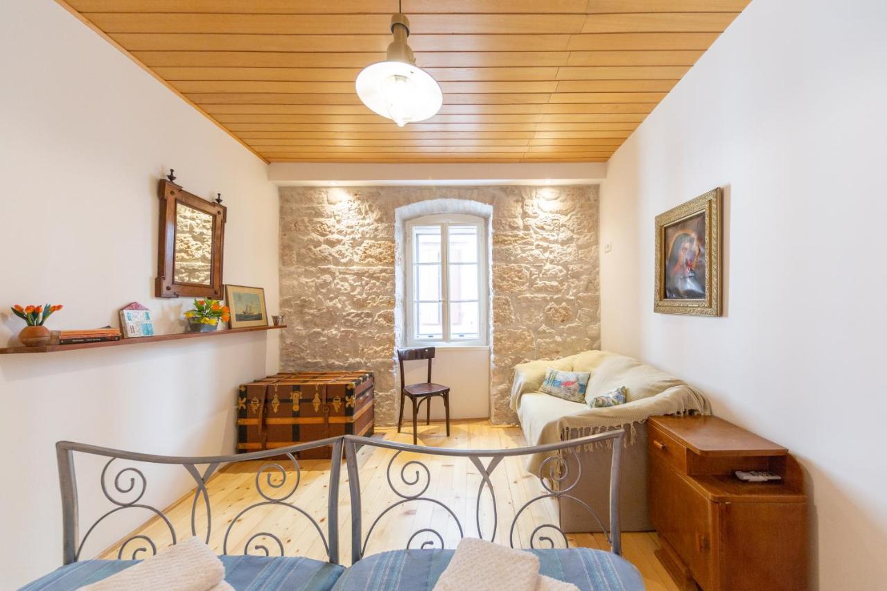 Antique Central Komiza House Nona Nika Εξωτερικό φωτογραφία