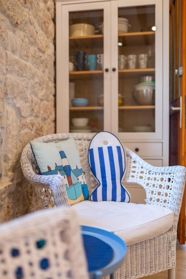Antique Central Komiza House Nona Nika Εξωτερικό φωτογραφία