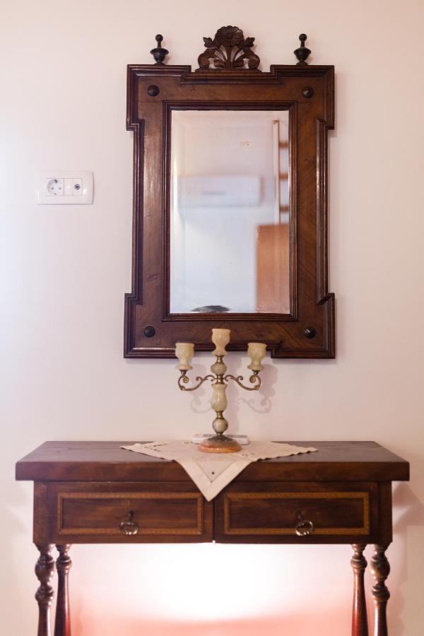 Antique Central Komiza House Nona Nika Εξωτερικό φωτογραφία