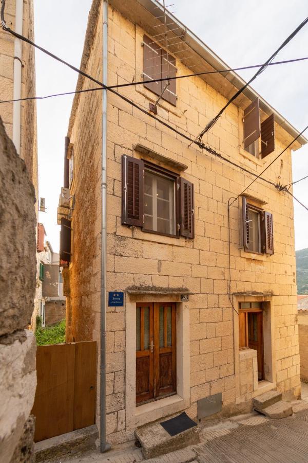 Antique Central Komiza House Nona Nika Εξωτερικό φωτογραφία